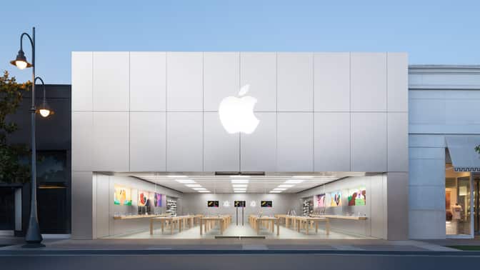 $AAPL restituisce $29B agli azionisti nel Q4. Crescita forte in tutti i mercati: Americhe $41,7B, Europa $24,9B. Servizi e AI guidano il futuro. 💪 
Guarda l'articolo com i dati e analisi : 
altogain.it/apple-riporta-…