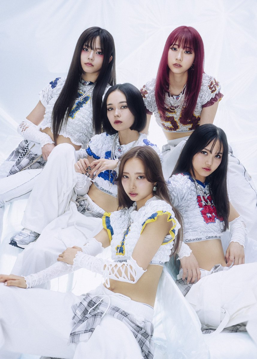official_myera's tweet photo. 𝙈𝙔𝙀𝙍𝘼 𝘿𝙀𝘽𝙐𝙏. 

⎯⎯⎯✦⎯⎯⎯

MYERA Debut Single
Lie ライ Lie ライ / Be Naked

➤𝟮𝟬𝟮𝟱.𝟬𝟭.𝟬𝟭 𝙍𝙀𝙇𝙀𝘼𝙎𝙀

https://t.co/KIW4yQHNg7

#MYERA #マイラ #마이라 
#Koto #Aguri #Riria #Yui #Himena
#MYERA_Lie #LieライLieライ #BeNaked https://t.co/byXrn4pMN0