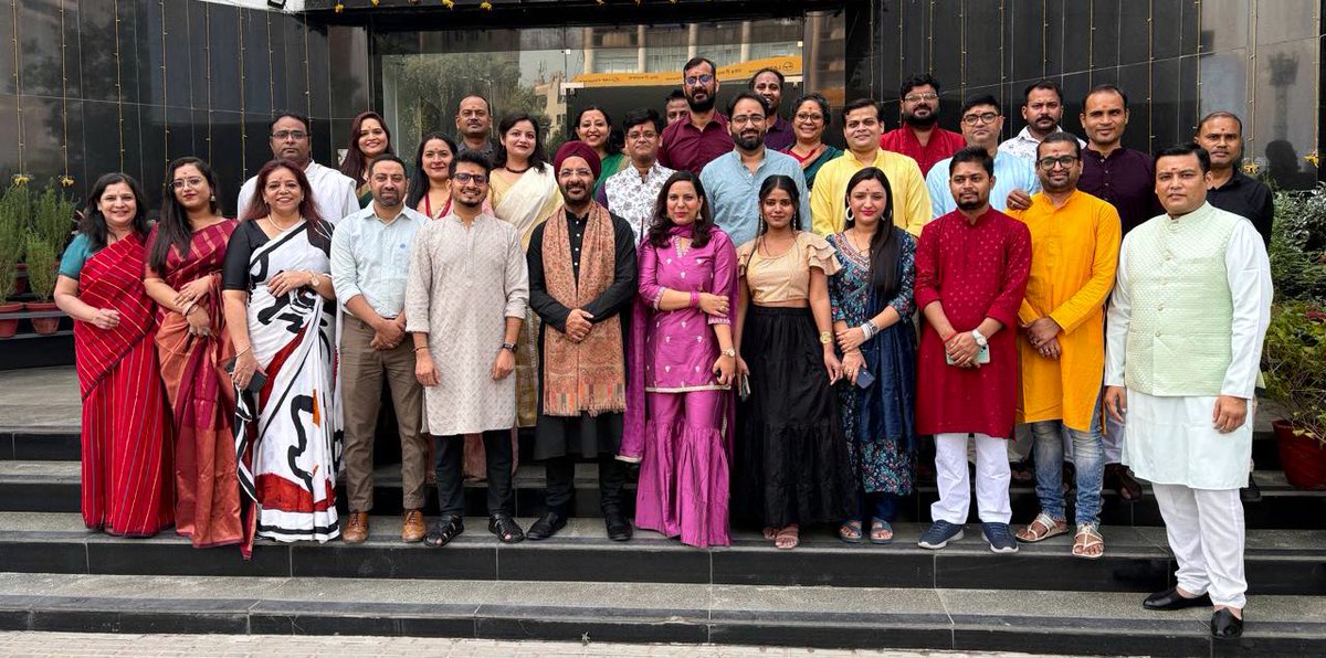 yodifiji's tweet photo. Happy Diwali 🪔 to our wonderful @FINDdx India Team! The Festival of Light is an embodiment of all the amazing work you do across the region. We celebrated you here many many miles away 🙏🏾 https://t.co/KDwjSxJEWX