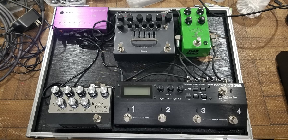 FGNgreco's tweet photo. 7弦の1音下げになったんで、ボードの中身変わりました。 https://t.co/DY9ZwmOhWw