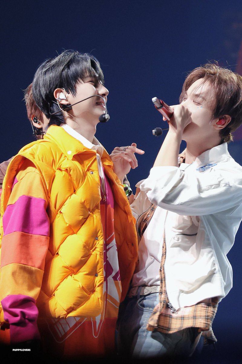 R_j66323's tweet photo. 아 웃고있는거 개초딩 같아서 넘 기여움 얼딩커플ㅠ https://t.co/b93Iv4aCRP