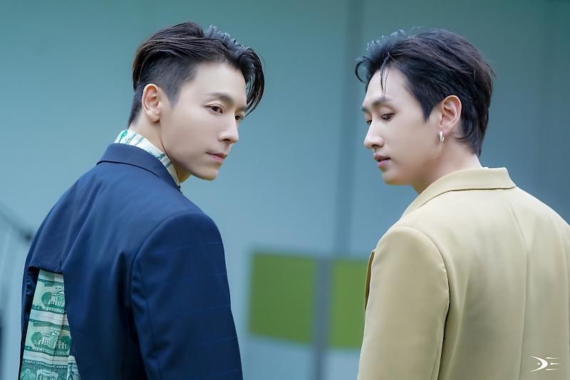 Eunhae0404_1510's tweet photo. [📸] #SuperJuniorDnE MINI 6th ALBUM [INEVITABLE] “Go High” MV shooting-behind 

✨Office Concept✨ 🕴️

🔗 https://t.co/S29prKQkmI
#DONGHAE #EUNHYUK
#INEVITABLE #Go_High https://t.co/eyqNnT2IGM