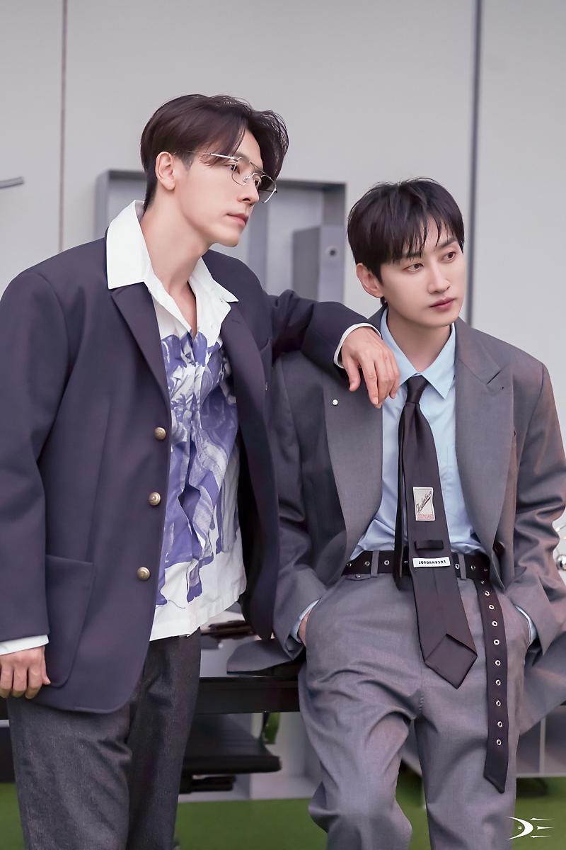 Eunhae0404_1510's tweet photo. [📸] #SuperJuniorDnE MINI 6th ALBUM [INEVITABLE] “Go High” MV shooting-behind 

✨Office Concept✨ 🕴️

🔗 https://t.co/S29prKQkmI
#DONGHAE #EUNHYUK
#INEVITABLE #Go_High https://t.co/eyqNnT2IGM