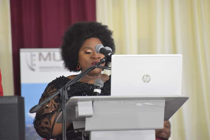 MUTCampus's tweet photo. MUT VC, Professor Nokuthula Sibiya taking the solemn oath of office at her installation.
#MUT #VCInstallation #shapeandownthefuture https://t.co/Kdipsyy0To