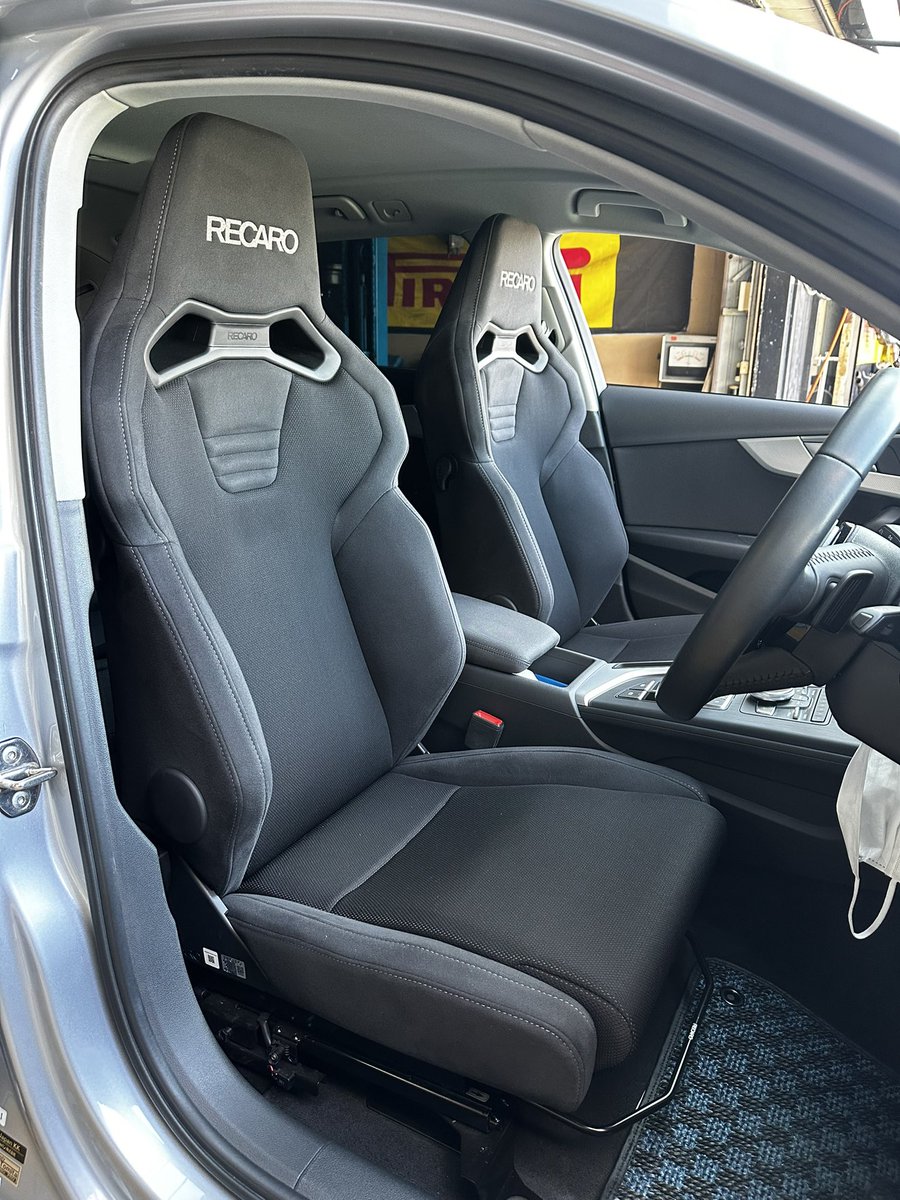 PIRELLI_4kaichi's tweet photo. AUDI  A4 avantにレカロ《SR-C》を運転席・助手席に取り付けです！
カラーはブラック×ブラック！

#レカロ
#レカロシート
#RECARO
#三重 #四日市
#ピレリ四日市 https://t.co/s8Fkh0yTzj