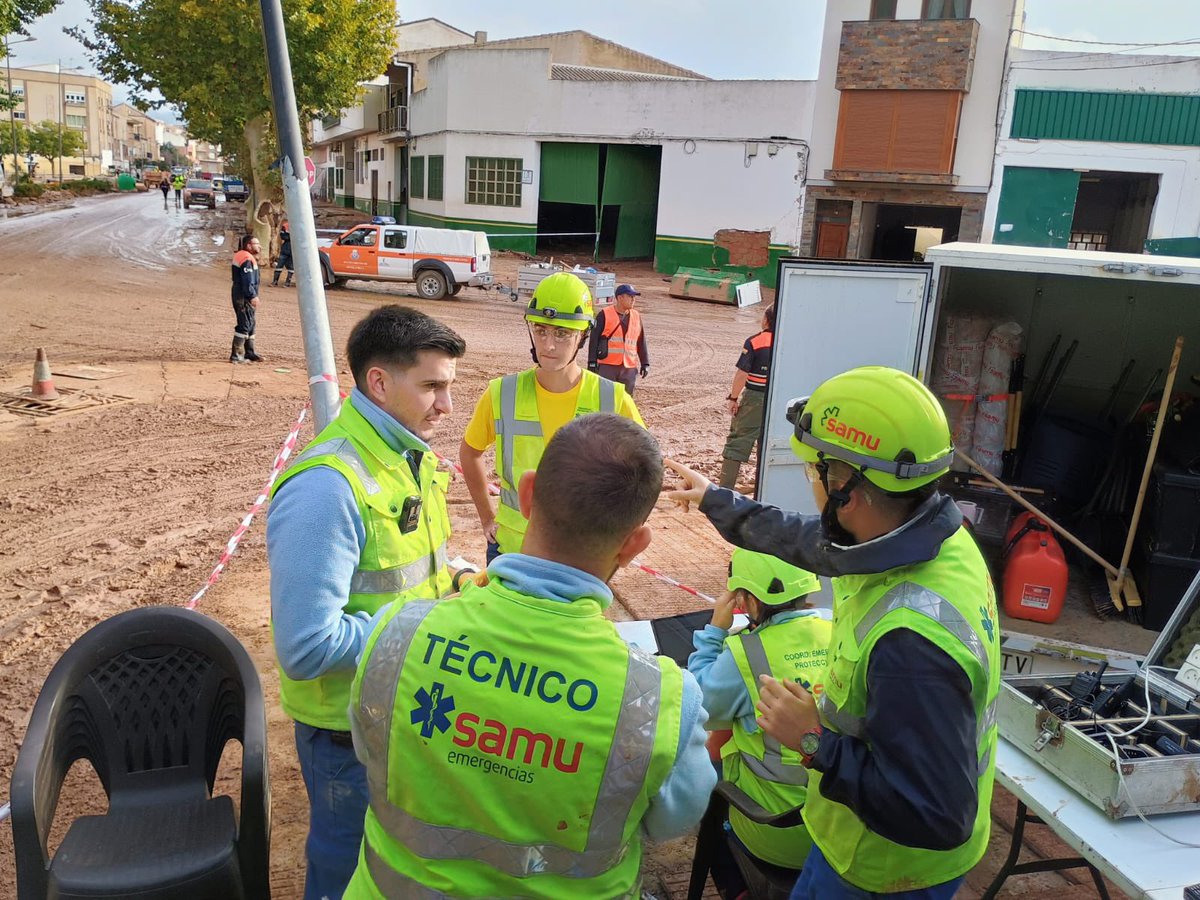 Carlos_Escalada's tweet photo. Buenos días, en especial a mis compañeros de #FundaciónSAMU desplegados en levante tras la #DANA #Utiel. ¡Ánimo!
@grupo_samu 🆘 🚑 🛟 https://t.co/xG3f5YV6Cr