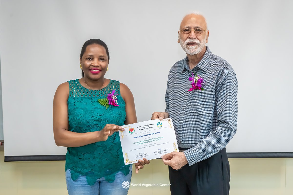 Congratulations to the 41st IVTC participants on completing the Vegetable Breeding for the Tropics course! Dr. Narinder Dhillon led the closing ceremony at WorldVeg-ESEA, Kamphaeng Saen, with Kasetsart University. Graduates now return home to advance tropical breeding.