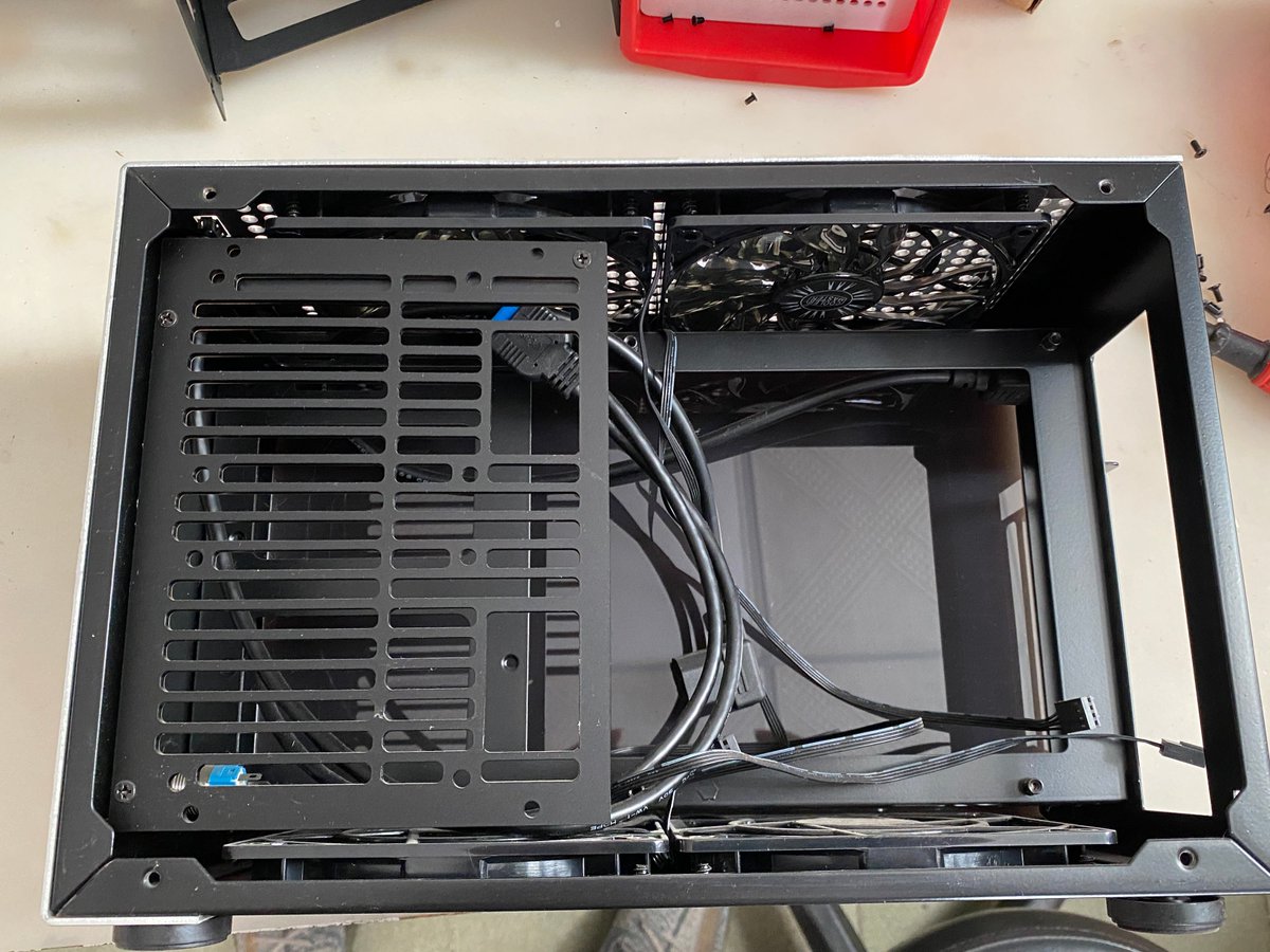 geeekstore's tweet image. While organizing the warehouse, we found a G1 prototype sample designed in 2019, and it still looks impressive even today. #geeekcase #miniitx