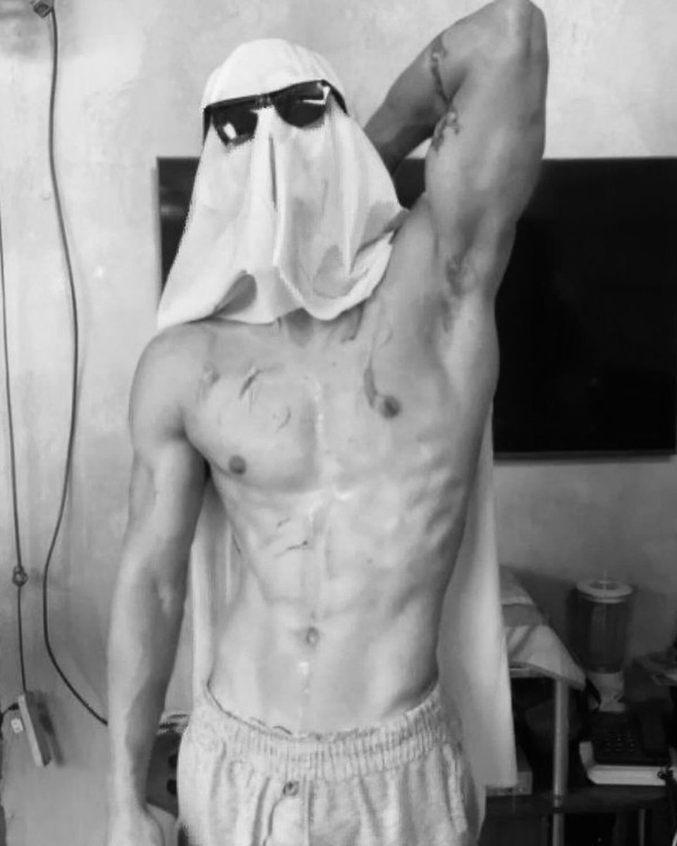 daring_aaro's tweet photo. happy halloween!
#AlterCebu https://t.co/zK3M4gjJOz