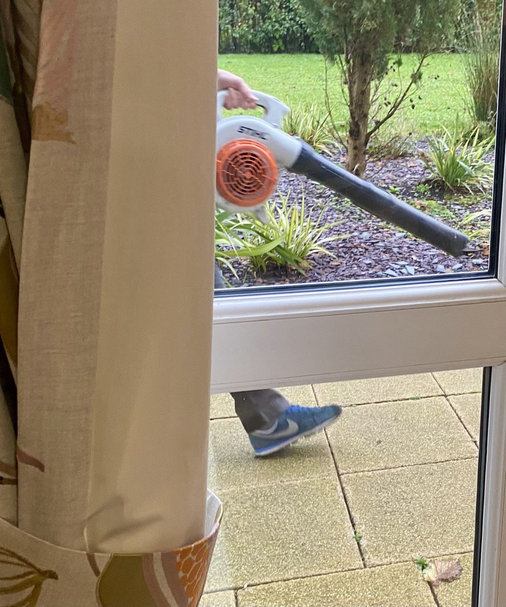 Aaarghh. It’s leaf blowing season. If there’s one thing a piano tuner can’t work with. It’s leaf blowers. Can’t hear a thing!