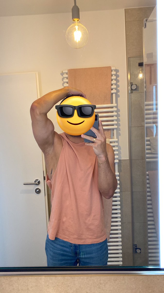 DomMasterBoy's tweet photo. Wanna lick my pits Boy 😈 #cashmaster #worship #pits #armpits #lick #atm #slave https://t.co/eKEHeY96ZB