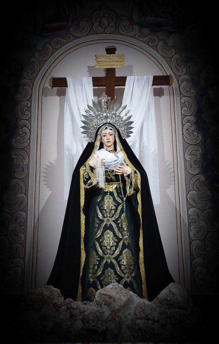 DoloresEntierro's tweet photo. Luto de Nuestra Madre Señora de los Dolores en recuerdo de nuestros hermanos difuntos y en señal de duelo por las víctimas que han perdido la vida al paso de esta devastadora #DANA.

Dales el descanso eterno y brillen para ellos la luz perpetua, Es Tu Muerte Mi Vida. https://t.co/A625gbLJ4u