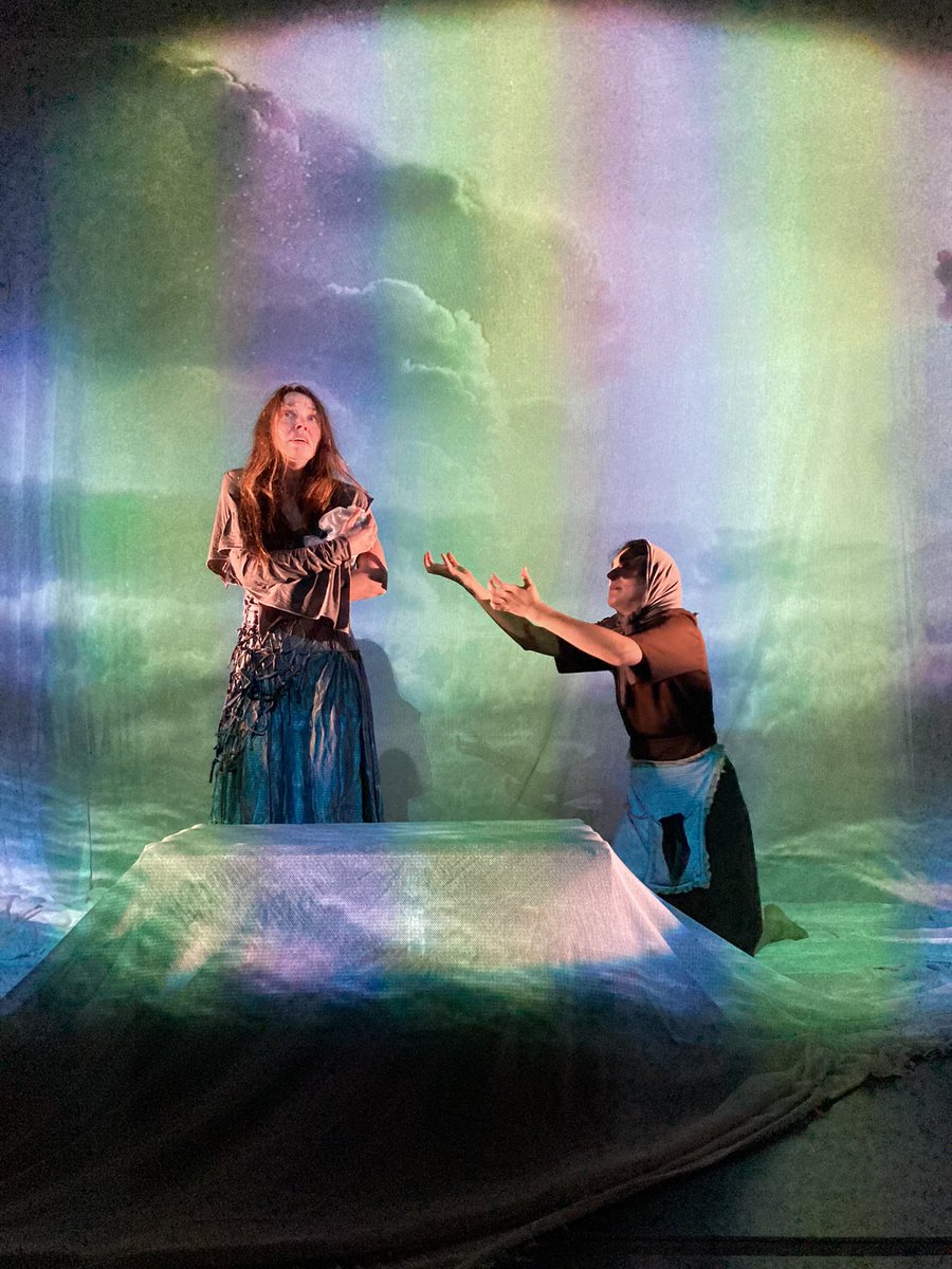 Some pics from recent #Sealskin shows Next stop Wed 6th Nov <a href="/thesjt/">Stephen Joseph Theatre</a> #Scarborough #theatre <a href="/ace_thenorth/">Arts Council England, North</a> 

sjt.uk.com/events/sealskin