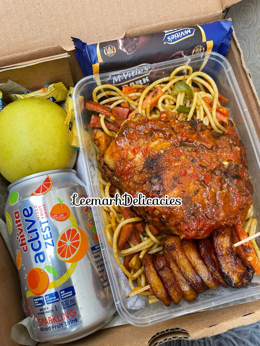t_leemarh's tweet photo. @Pinovibes Good morning sir @Pinovibes 
Here to try my luck on this also🤞as I’d love to feed few people too with my treat boxes 
Fried rice box : 7000 each 
Stir fry box: 6,500 each . 
Kindly patronize . God bless you sir 🙏🏻🙏🏻
No better to start this month than having this wish granted ❤️ https://t.co/zZVNHvWlxw