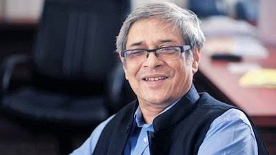 me_ganesh14's tweet photo. Bibek Debroy ji is one of India's finest brains, economists and Intellect. Hear his 7 minute beautiful description of the relevance of Veda, Vedanta, Mahabharata. India will miss #BibekDebroy ji. Om Shanti to him. 🙏 https://t.co/qcKL2nknKU