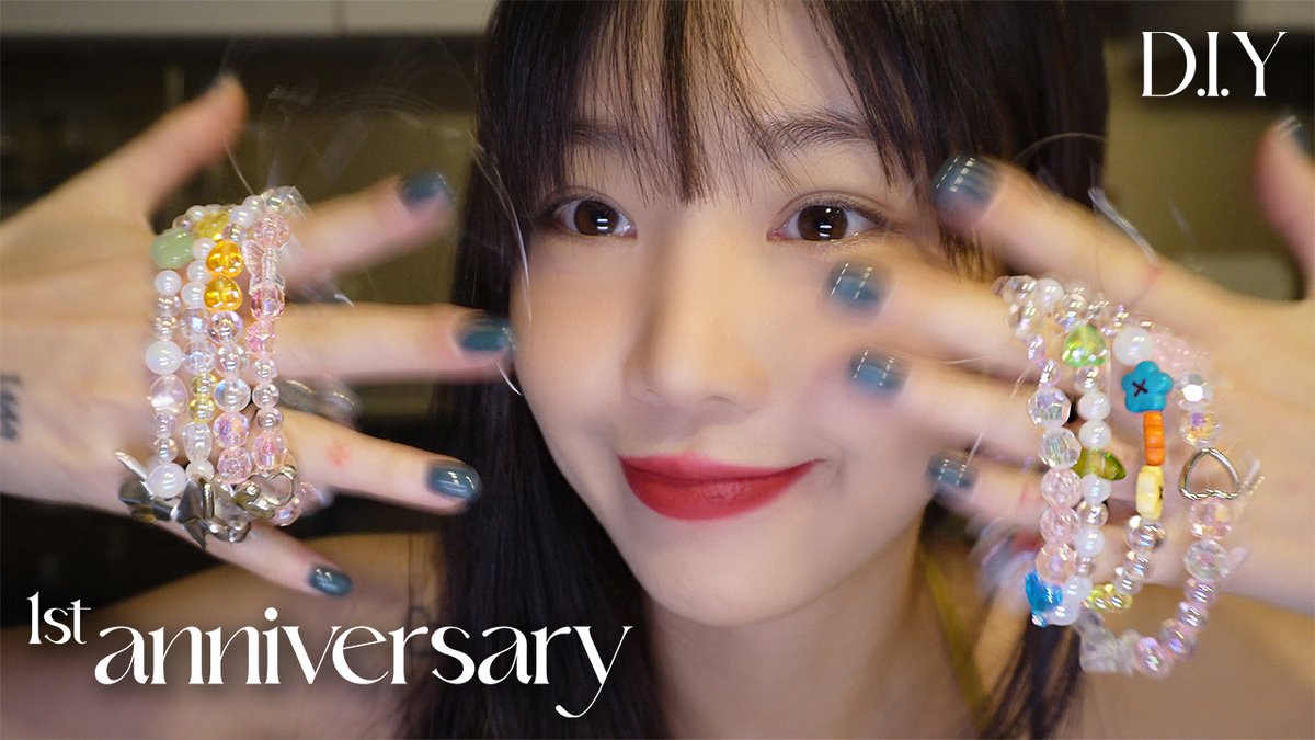 수진 (SOOJIN)
미리 준비하는 1주년 기념일 | 앞으로도 잘 부탁해♥
🔗 youtu.be/qzum-hYGj1w

#수진 #SOOJIN