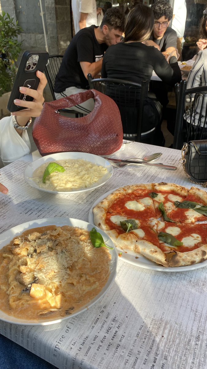 يويو tweet media