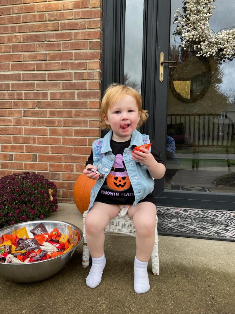 rhutchpierce's tweet photo. We had a self-chosen (and dressed) Harry Potter that ended with a pillow sack full of candy and a pantsless candy passer-outer. https://t.co/INnrLLCKix
