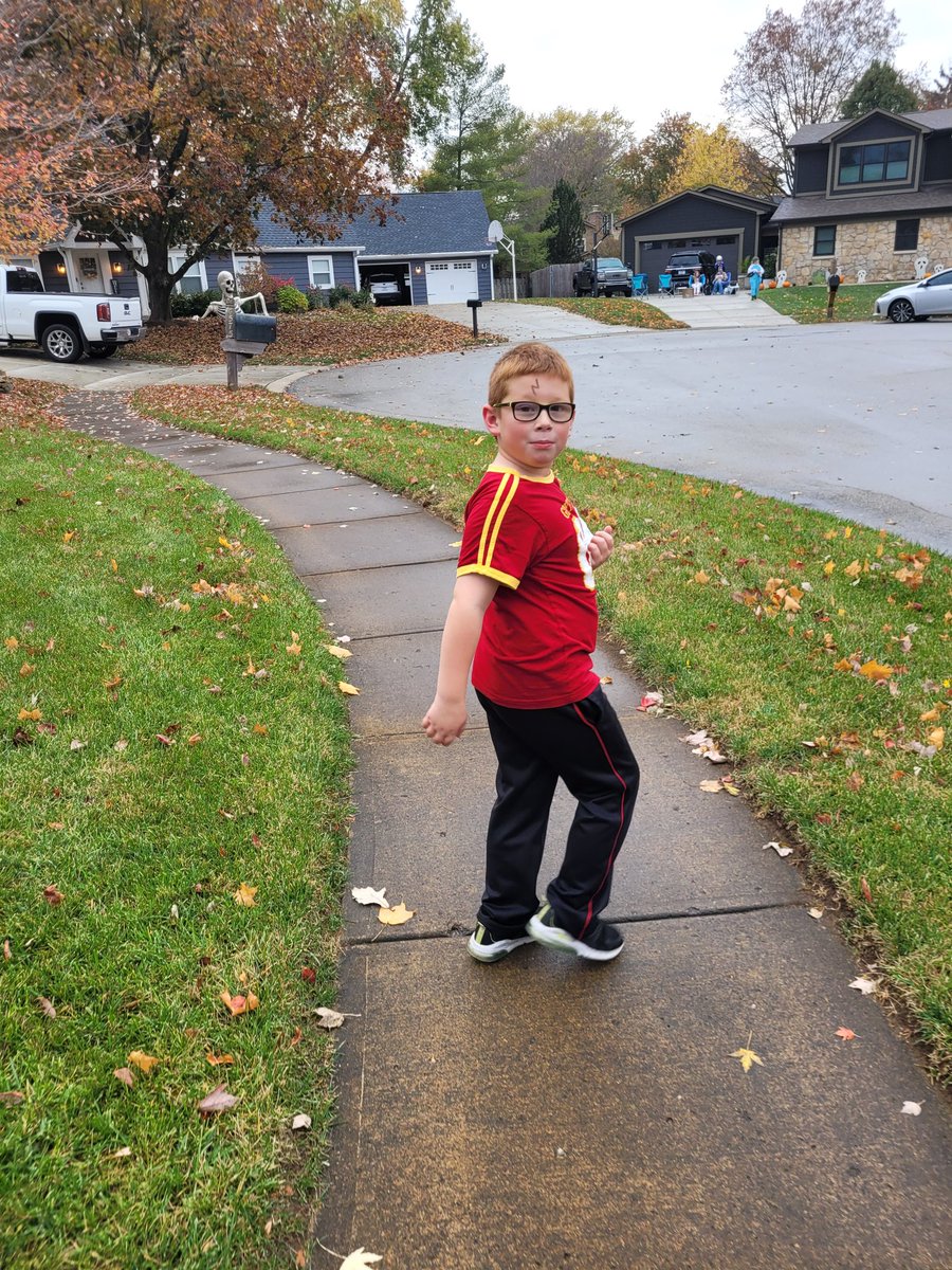 rhutchpierce's tweet photo. We had a self-chosen (and dressed) Harry Potter that ended with a pillow sack full of candy and a pantsless candy passer-outer. https://t.co/INnrLLCKix