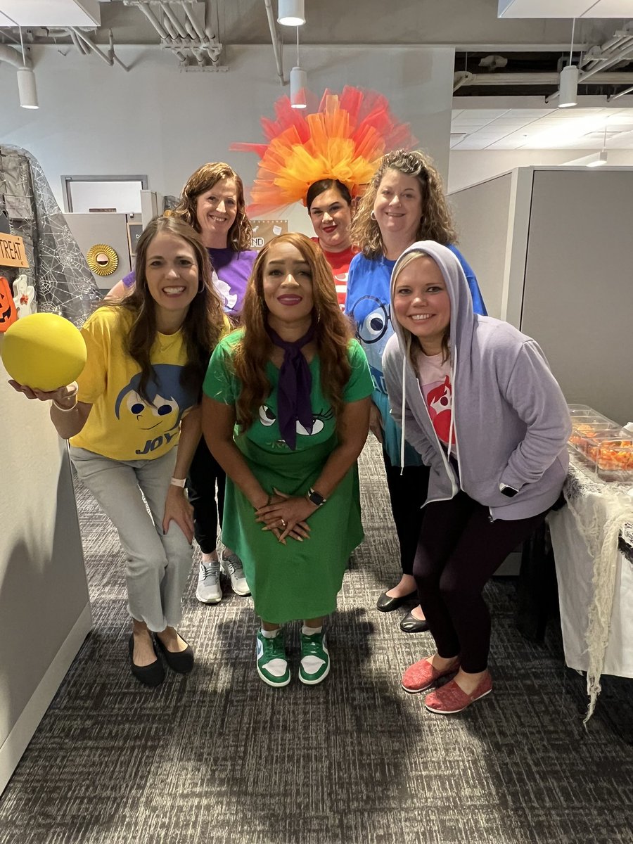 We had all the feels in our Inside Out costumes for Halloween? 🎃 #feelings💚💛💙❤️