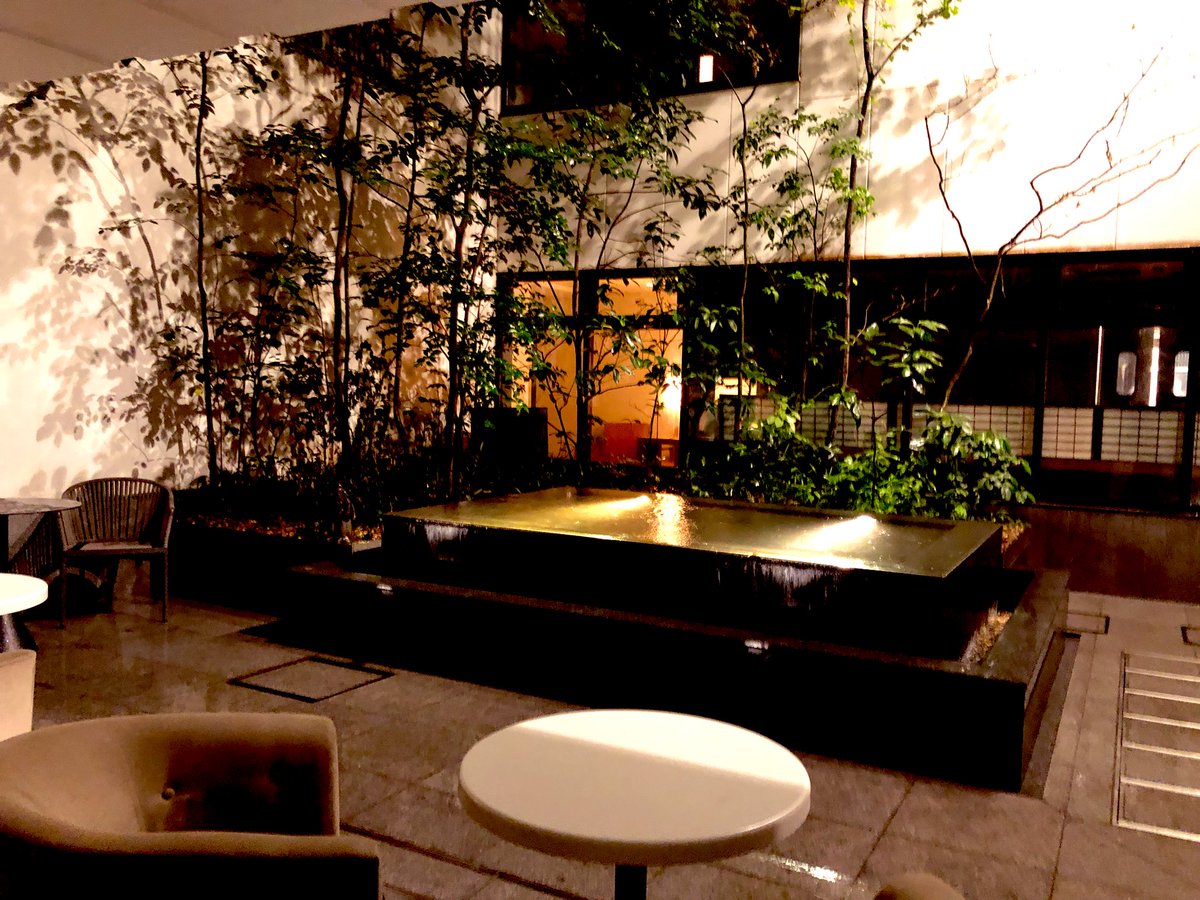 yukihatakeyama4's tweet photo. 今日は #BLUEBOOKScafe 京都
来てます
Friday MUSIC NIGHT
本日11/1 19時〜/21時〜 の2回演奏ソロ弾き語り。
ブルーノート東京がプロデュースしてる空間なんですって。
照明が素敵💓
食事も美味しいです✨ https://t.co/iNxeVGuPuW