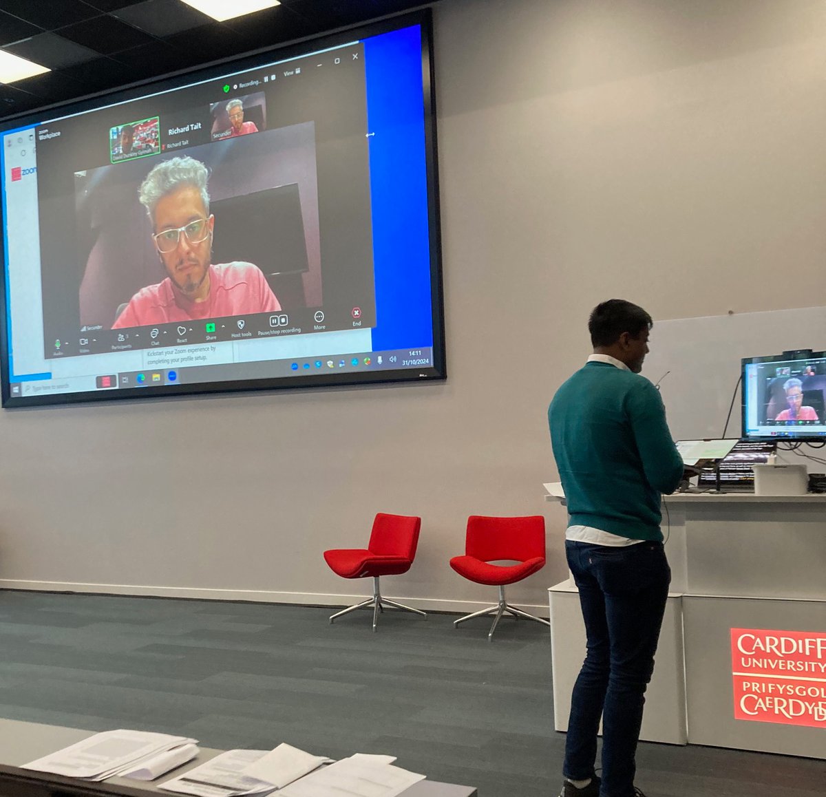 Many thanks to <a href="/SecKermani/">Secunder Kermani</a> for sharing his knowledge with our #Maij <a href="/CardiffJomec/">JOMEC @ Cardiff Uni</a> Foreign News Reporting students (MA). Students really appreciated it.  Secunder also helped with one of their assessment questions 🙂🙂 Brought a smile, and looks of relief to many faces.