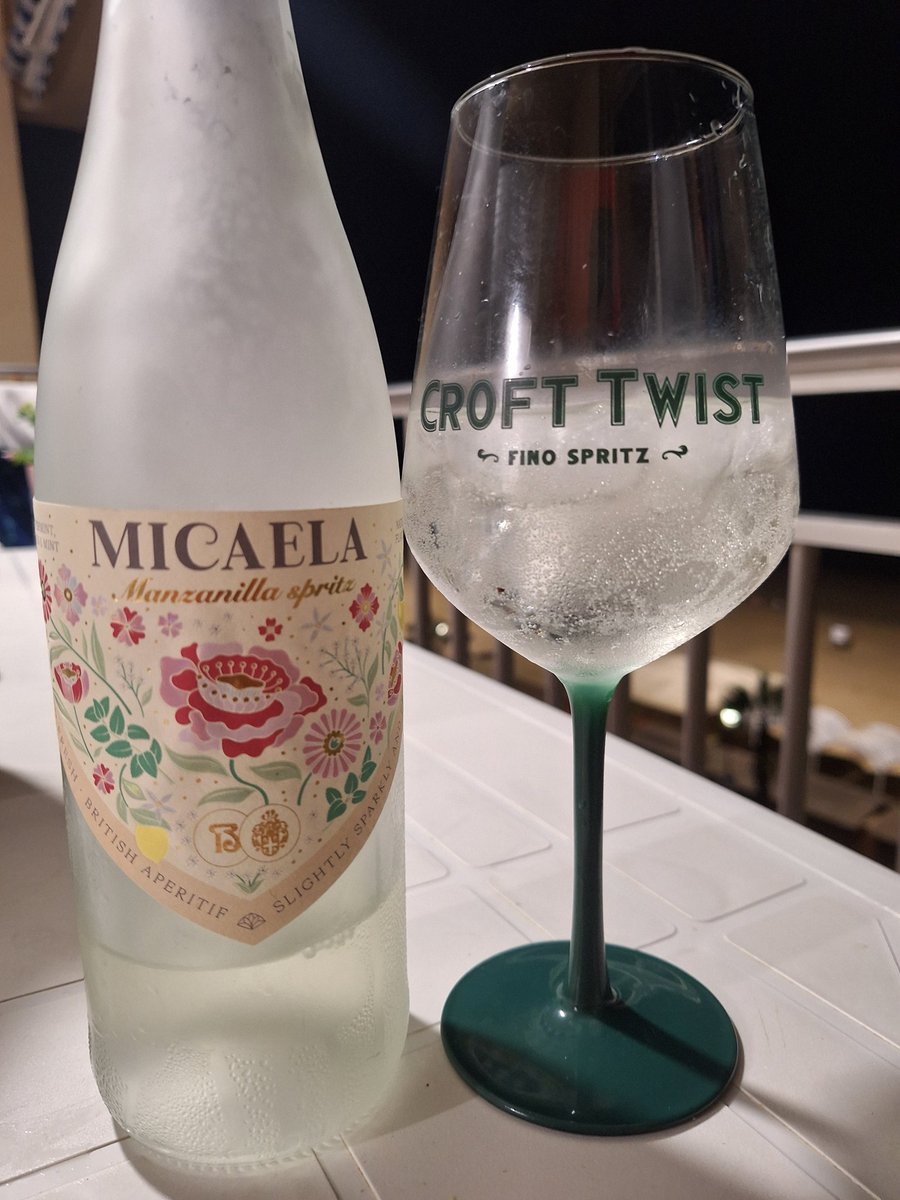 Rafaedgere's tweet photo. #PreSherryWeek empezamos con una categoría de moda los #SherrySpritz, la primera #ManzanillaSpritz #Micaela de @BodegasBaron y el primer #FinoSpritz impulsor de los #SherrySpritz @crofttwist, #SinDuda #ElMejorTardeo pa la #SherryWeek2024. A disfrutarla con los mejores @VinosJerez https://t.co/vlN5fO8Bhu