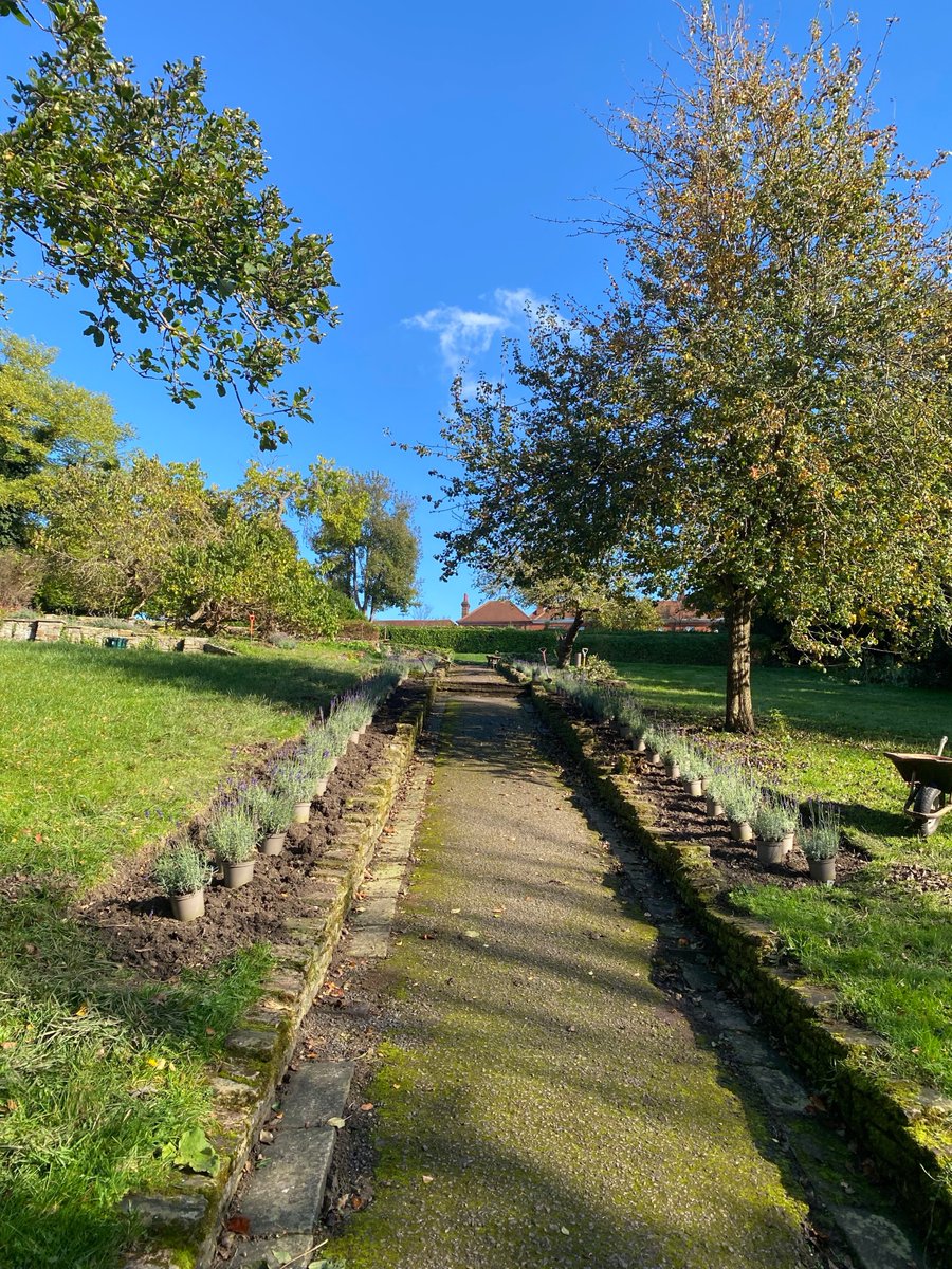 murdochwickham's tweet photo. Last week we were onsite with @kiergroup at the Mansion Gardens in Leatherhead volunteering as part of a team to help enhance the appearance of the gardens for the local community. We know the positive effects of having this space so we're more than happy to volunteer our time! https://t.co/9hc8CV0hJa