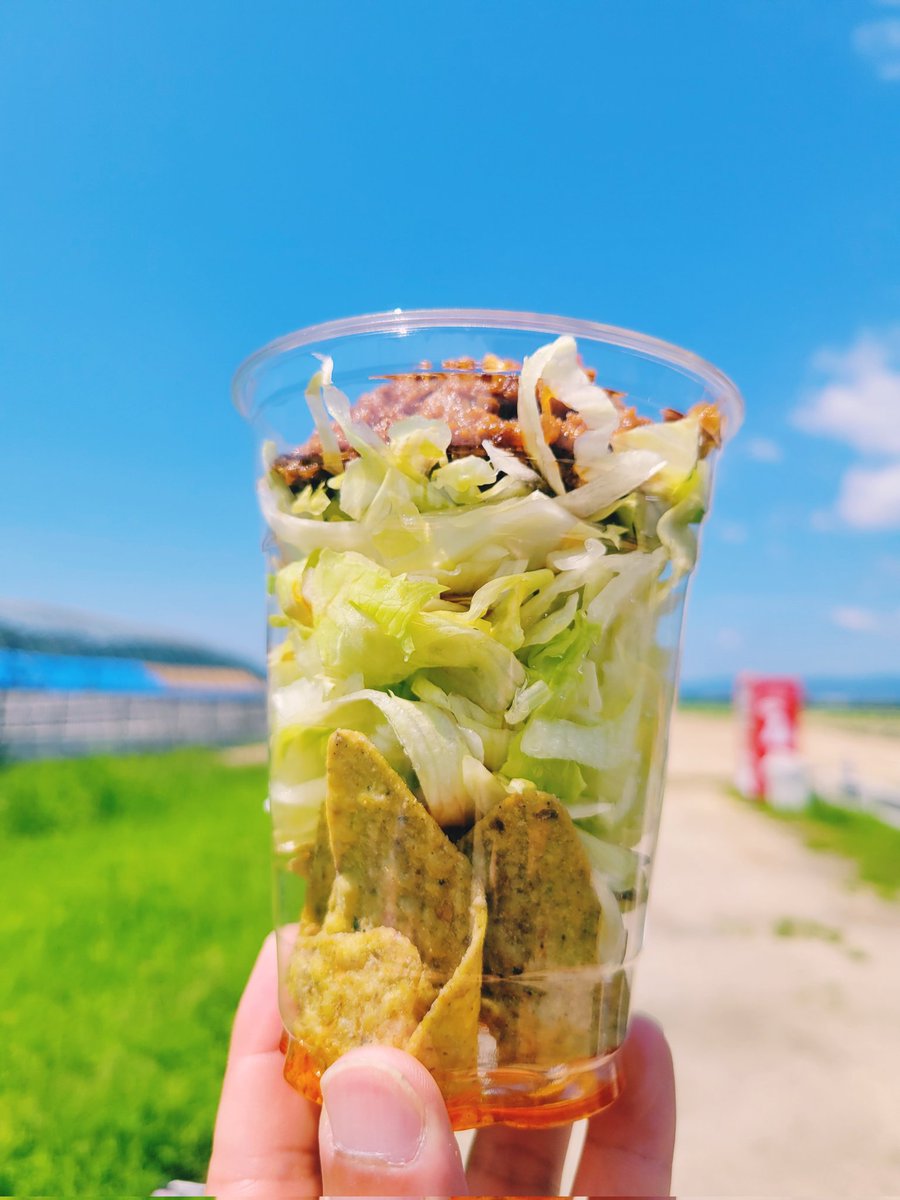 papa_pantsu's tweet photo. 「ハーレーったらいいね🌞」
3連休の土日、道の駅醍醐の里22周年イベントに出店。
月曜日、津山の保田鮮魚店駐車場でコラボ営業するけんね😎
イカス🌮タコス屋「エーヨ！」をよろしくお願いします🙇‍♂️⤵
わしは3日、ハーレーで針テラスに初じめて行きますよ😎
(ゆーきくん😭すまぬ) https://t.co/esVLWy2bd3