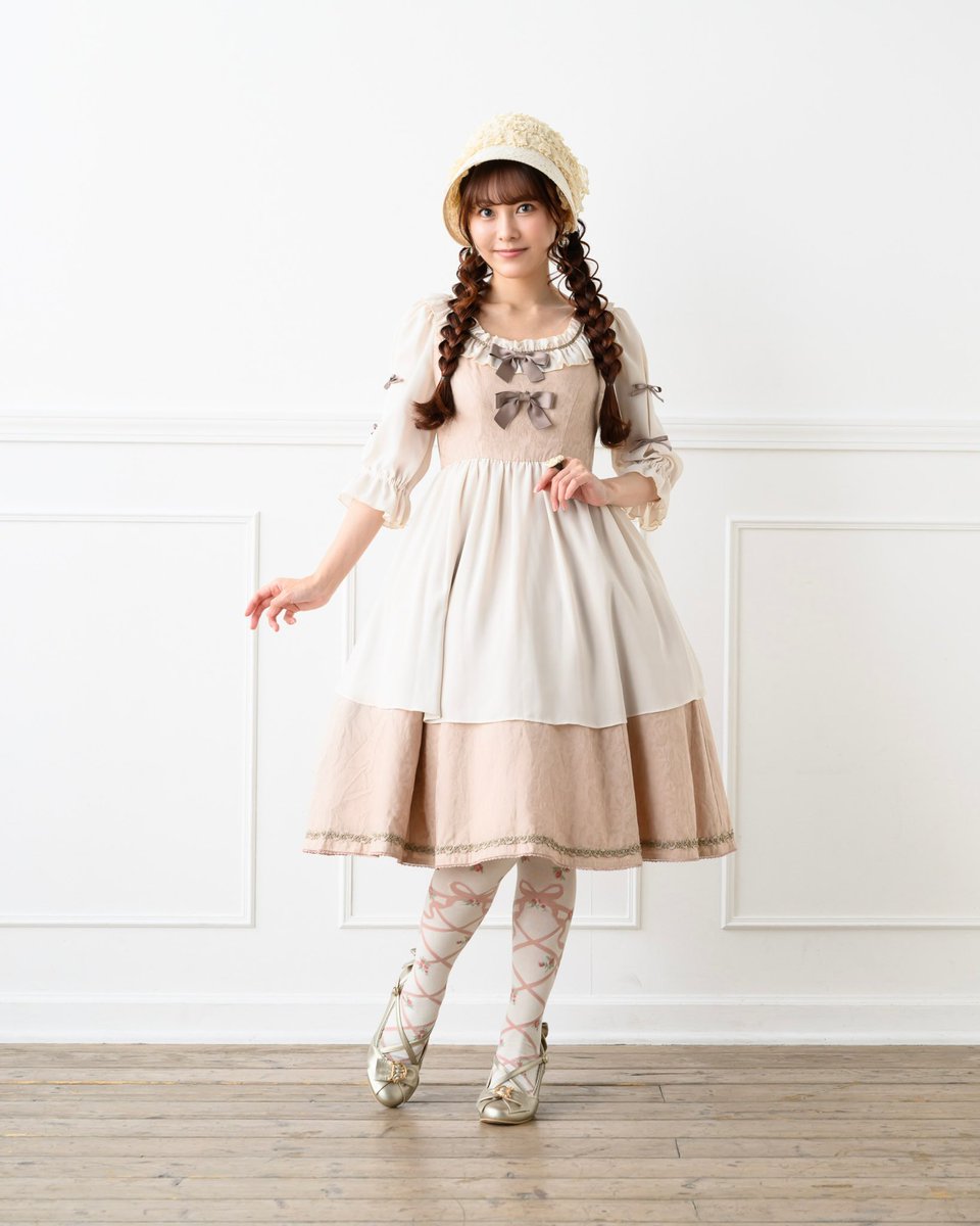 しまむら クラロリくる実 オーバーニー こちらしまむらさんのオンラインストアにて予約販売がスタートしました