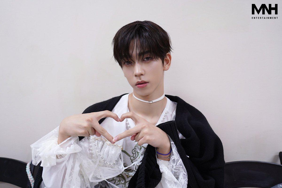 [📝]
무대 위에선
물불 가리지 않는
에잇턴에게로 LOVE DIVE❤💦

3차전 비하인드는
네이버 포스트로 확인하세요💥

NAVER POST
▶ naver.me/5PVAq2a3

TIKTOK
🔗 vt.tiktok.com/ZSjjGV17c/

#8TURN #에잇턴 #エイトターン
#로드투킹덤 #ROADTOKINGDOM 
#로드투킹덤_A #ROADTOKINGDOM_A