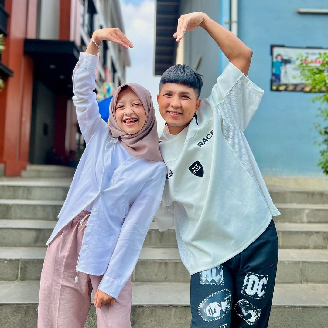onnion2526's tweet photo. Apapun kebahagiaan kalian aku support 💙🤍
#SupportFromHanyut
#halda #jirayut https://t.co/EHgcubdPBF