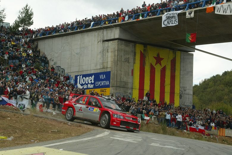 2️⃣0️⃣ años hace ya de la mejor actuación de <a href="/Dani_Sola42/">Dani Solà</a> 🤝 Xavier Amigo en la élite del <a href="/OfficialWRC/">FIA World Rally Championship</a>.

6️⃣°s acabaron el <a href="/RallyRACC/">RallyRACC</a> del 2️⃣0️⃣0️⃣4️⃣, donde se despidieron del <a href="/Mitsubishi_ES/">Mitsubishi Motors</a> Lancer WRC 04 que pilotaron en tres pruebas mundialistas durante la segunda mitad de ese año.