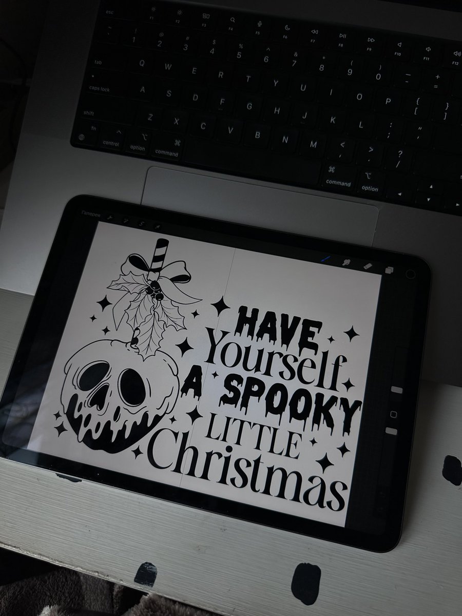 GM☕️🍁

So the Halloween season has come to an end, but not in my life, because i don't celebrate Halloween, i live it🎃🔮

Now it's time to get ready for Christmas, in my case it's always Halloween Christmas🎃🎄