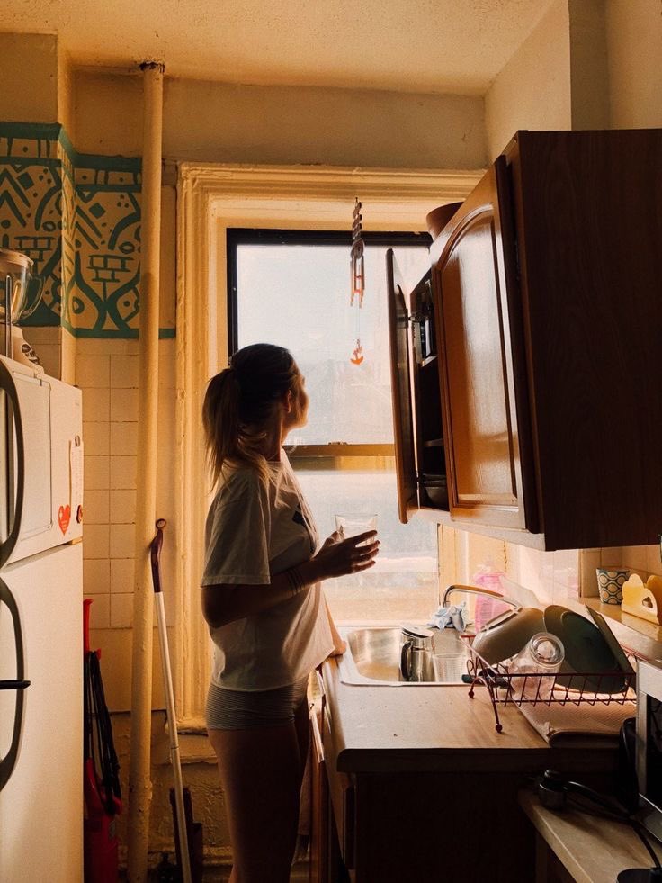 “Bazı insanlar, evinde huzur içinde tek başına oturmanın, atıştırmalık yemenin ve kendi işine bakmanın paha biçilmez olduğunu anlamıyor.”

Tom Hardy