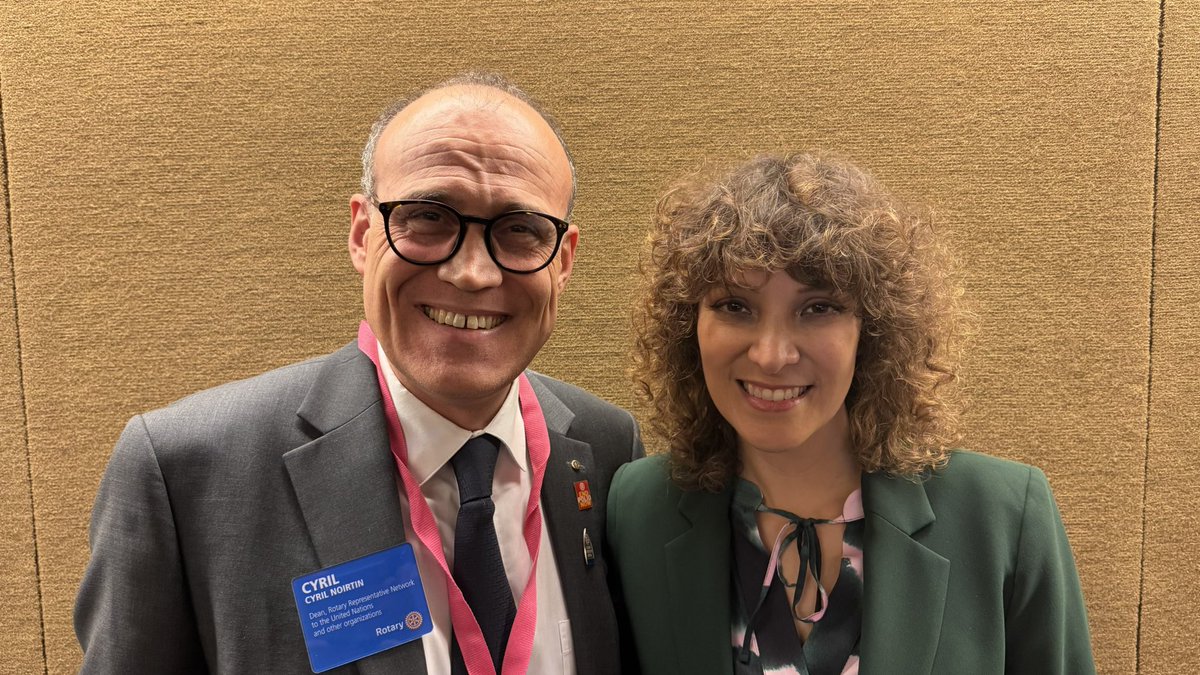 At the #RotaractUNDays, I had the honor of sharing the stage with Rotary’s Celebrity Ambassador, Gaby Moreno. 🎤✨ Gaby, Grammy-award winner, shared her deep dedication to Rotary’s initiatives in Guatemala. Her family's legacy and commitment to education are truly inspiring.