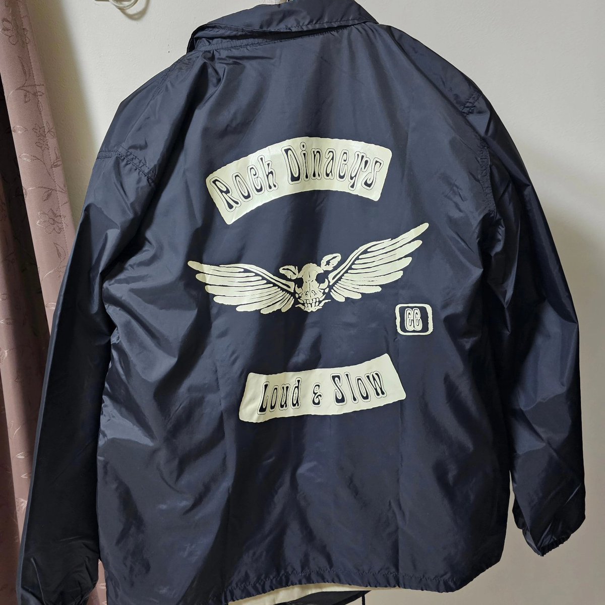 エロい人が送ってくれたエロい服が先ほど届きました。
エロい人、発送手続きお疲れ様でした！