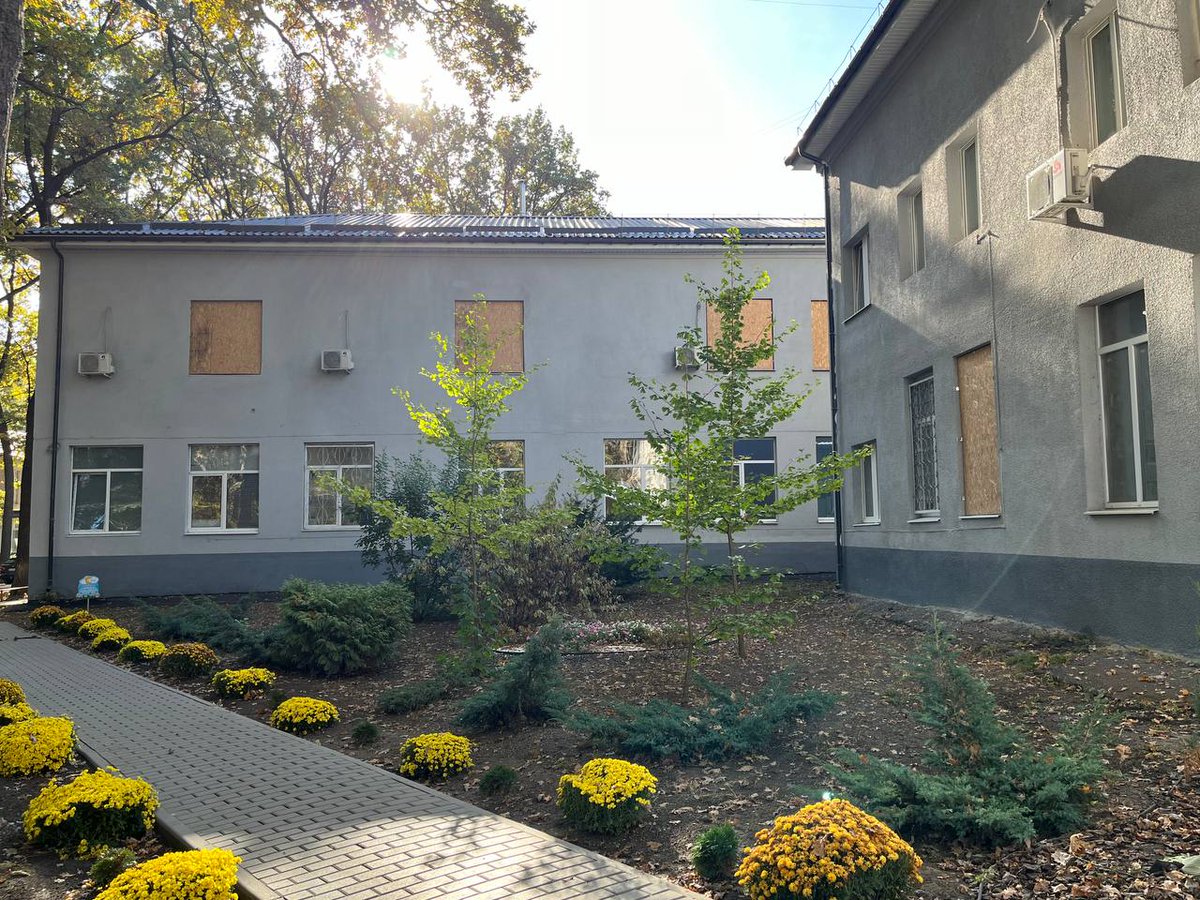 LWF is supporting urgent repairs at the Kharkiv Regional Oncology Center, damaged by shelling in Ukraine. Fixing 47 windows will help 22,000+ patients access safe, clean, and secure treatment spaces each year. Together, we’re fostering resilience in healthcare! #WithUkraine