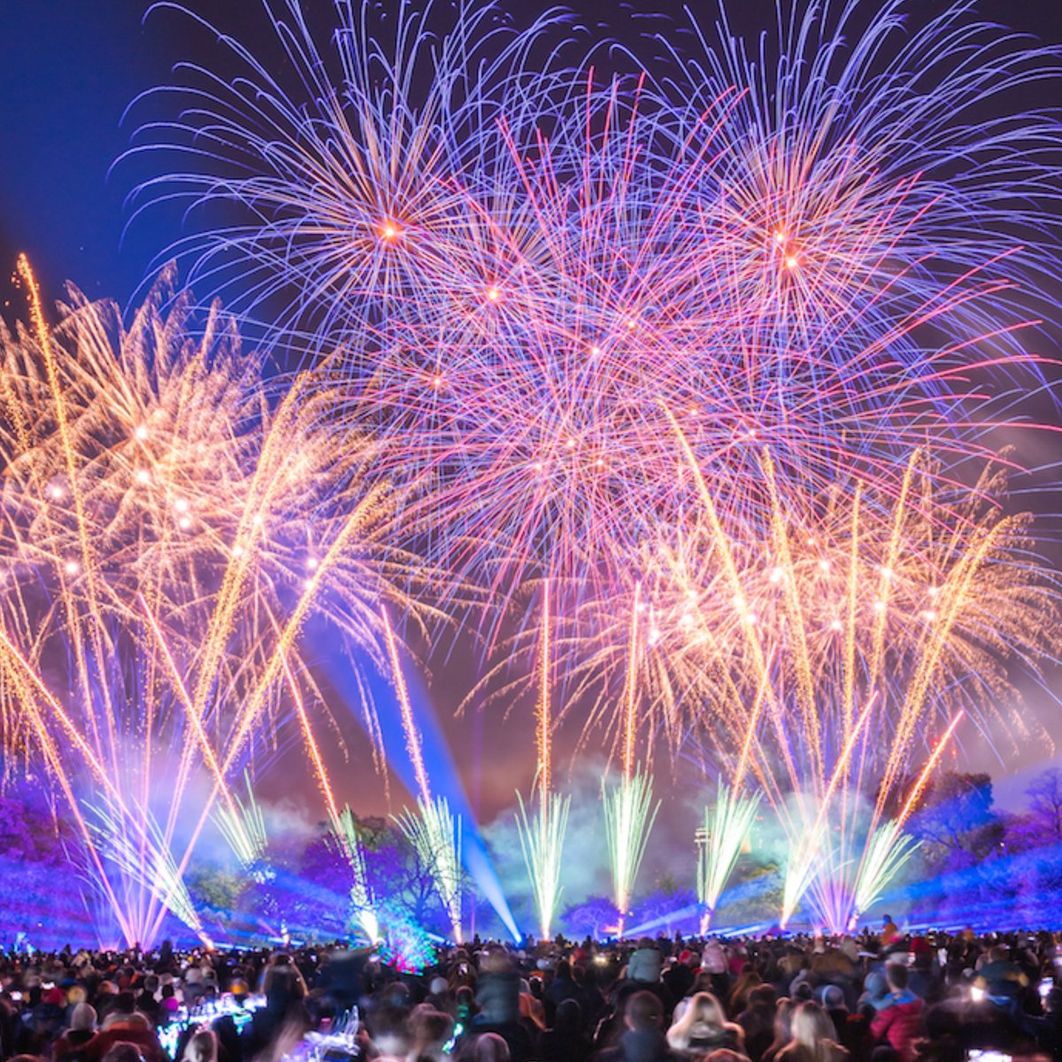 ATtherapy2012's tweet image. It's Bonfire Night! 🎆
We’ve found some brilliant resources from @Widgit_Software to help you 'Remember, Remember the 5th of November'! widgit.com/resources/seas…
Stay safe!
#widgit #symbols #AAC #bonfirenight