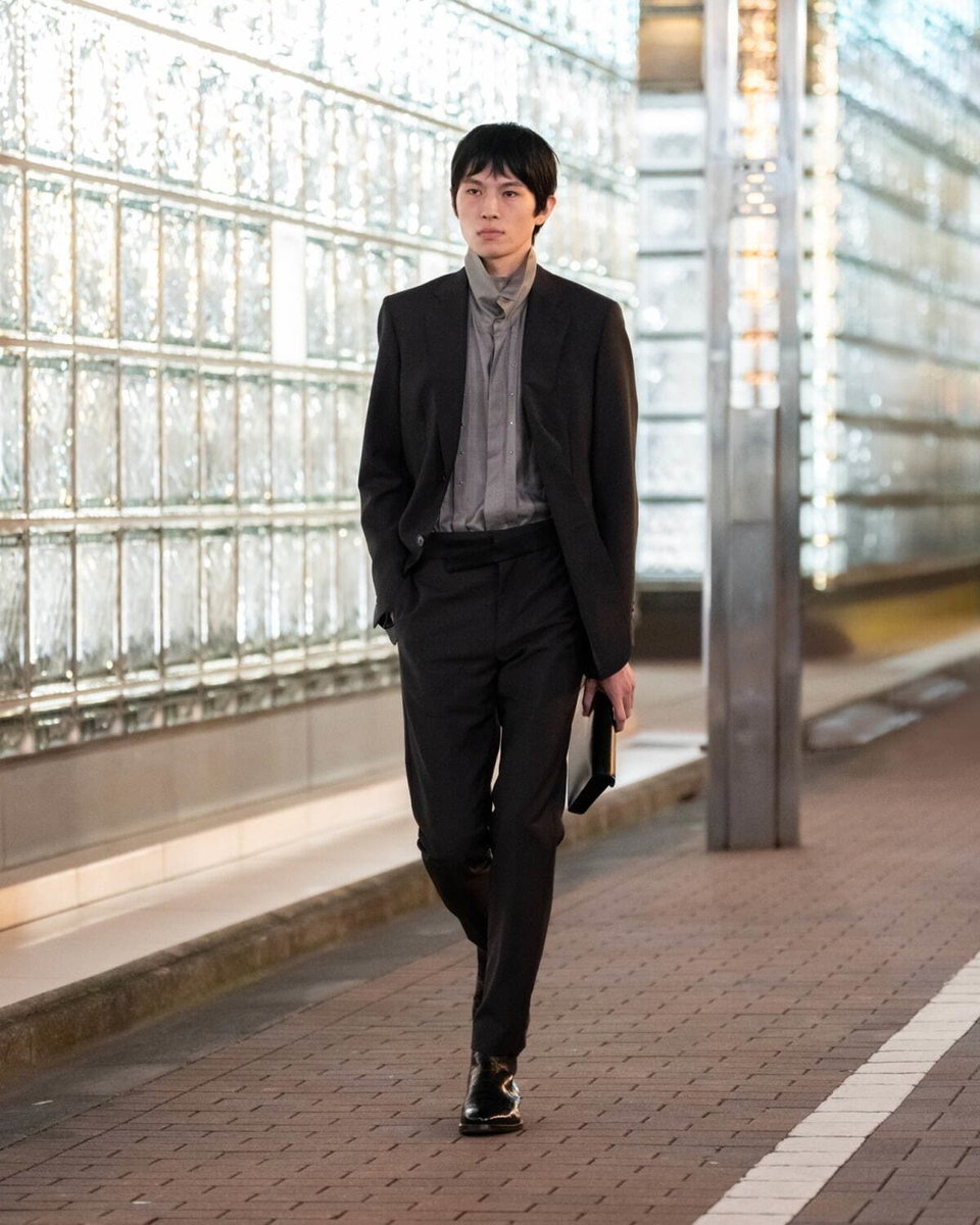 kendam_com's tweet photo. Hermès Fall Winter 2024-2025 Menswear collection fashion show in Ginza, Tokyo (October 24, 2024) https://t.co/5ZOeFkQ7hw

#Hermes #FW24 #AW24 #Menswear #Runway #Fashion #Tokyo #Kendam https://t.co/Q2v0cKidaK