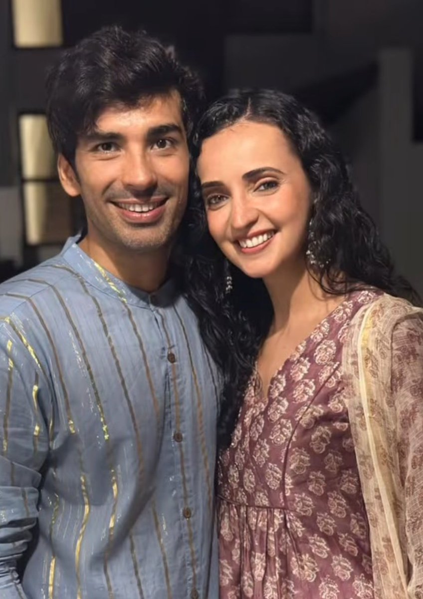 Sanaya Irani Daily tweet media