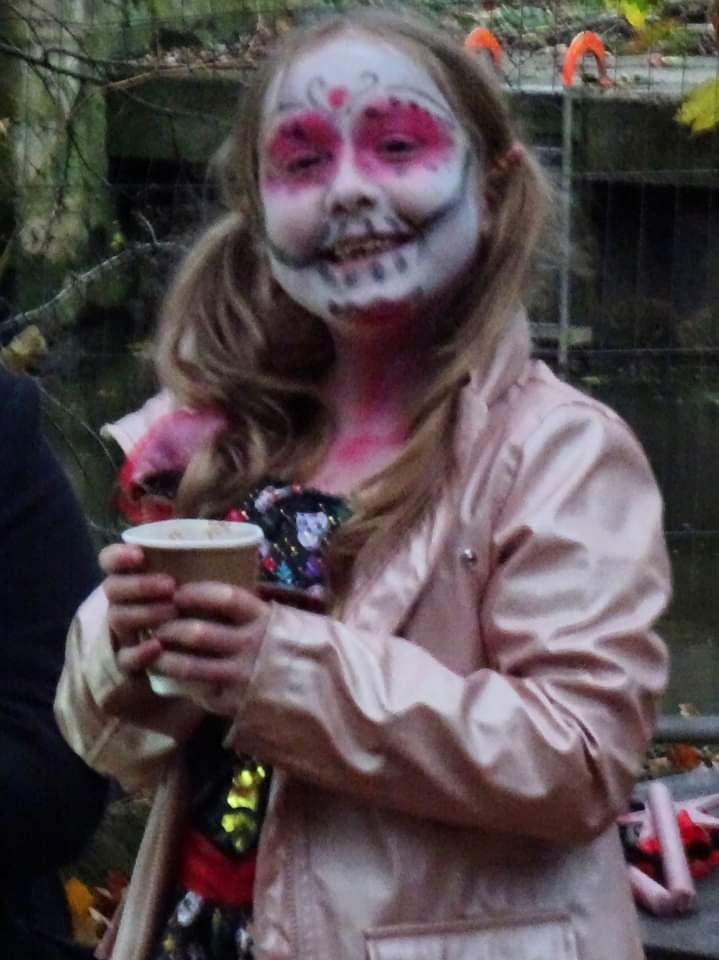 We had a lovely time at the little Halloween event.  Thank you to everyone that joined in!  The outfits were amazing!!!! It was lovely to see the children enjoying the catwalk and smashing the pinata!!! 😃😍
