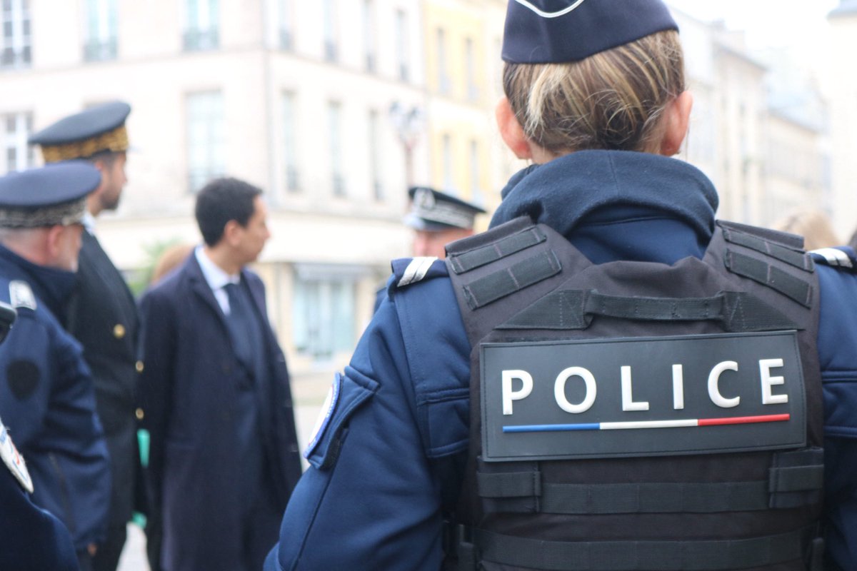 othmannasrou's tweet photo. Présent ce matin à Versailles et au Chesnay-Rocquencourt pour saluer et remercier les forces de l’ordre mobilisées ce 1er novembre pour sécuriser les lieux de culte. https://t.co/S7WTNlpqgd
