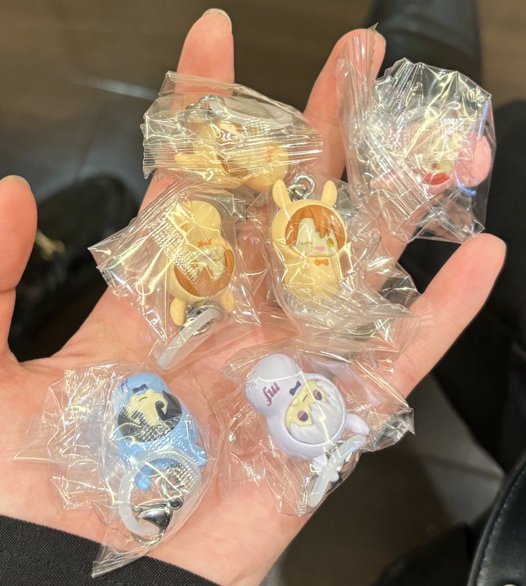 Ix07_z's tweet photo. 【交換  買取】

アイナナ めじるしアクセサリー
アイドリッシュセブン

譲
一織  三月3  壮五  陸

求
環＞定価+送料

基本2~
三月含むお取引最優先しております。

出先のためID無しです。
都内手渡し可（要相談）or郵送

よろしくお願いいたします。 https://t.co/wgL7GxRD9Z
