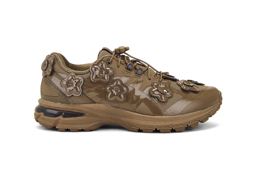 SOLELINKS's tweet photo. Ad: Cecilie Bahnsen x ASICS Gel Terrain 'Sepia' dropped via Tres Bien => https://t.co/HtFb5RzYvY https://t.co/pDqhFj08oX