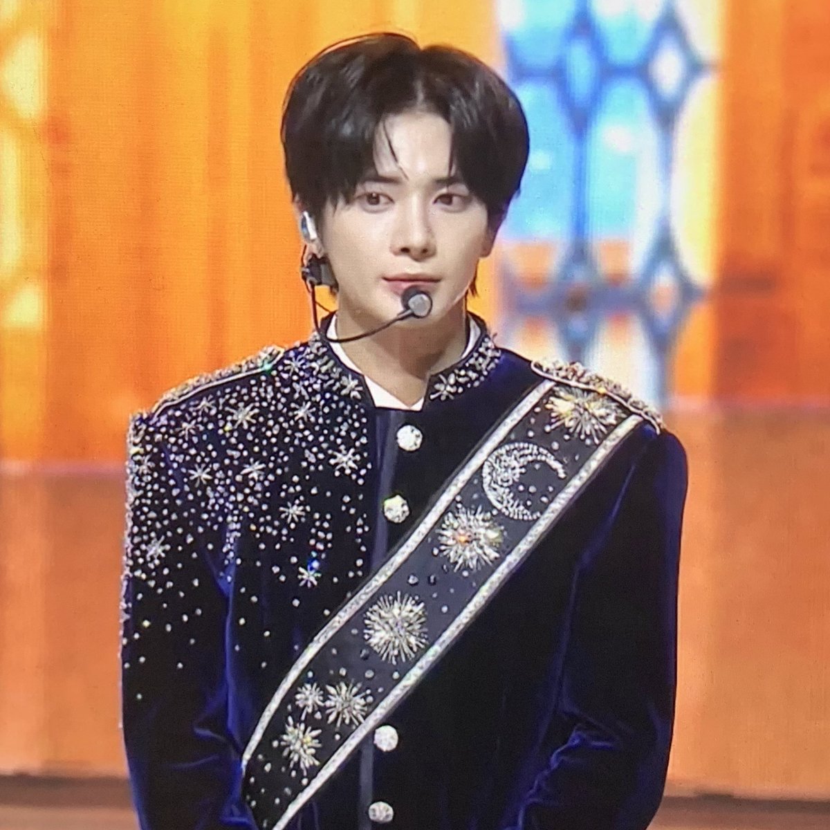 tyunette's tweet photo. taehyun looks sooo handsome i couldnt take my eyes off of him 🙍‍♀️💘 https://t.co/9Pk5Srfsss