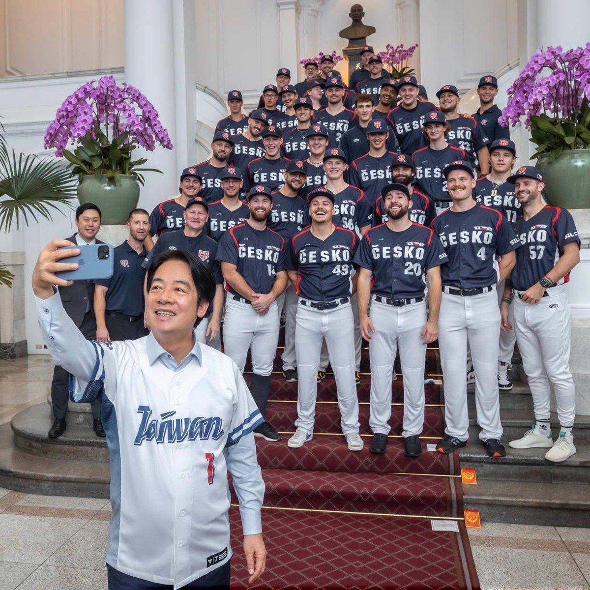 Big thanks to the Czech Republic national baseball team for visiting Taiwan! As a baseball fan, I find the story of <a href="/baseballczech_/">Baseball Czech</a> truly inspirational. The partnership between #Taiwan &amp; #Czechia—our bases loaded with trust &amp; friendship—continues to knock it out of the park!