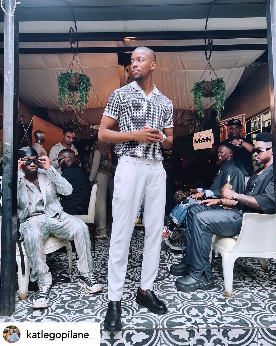 Markham_1873's tweet photo. New week, new #MKMStyle #WeekendFresh vibe check! 🔥
Tag us in your best #MKMStyle pics and looks. We love seeing how you make Markham yours with your standout style!
#MakeYourMark #MarkhamMen #StyleInspiration https://t.co/pkuQ5nvWxa