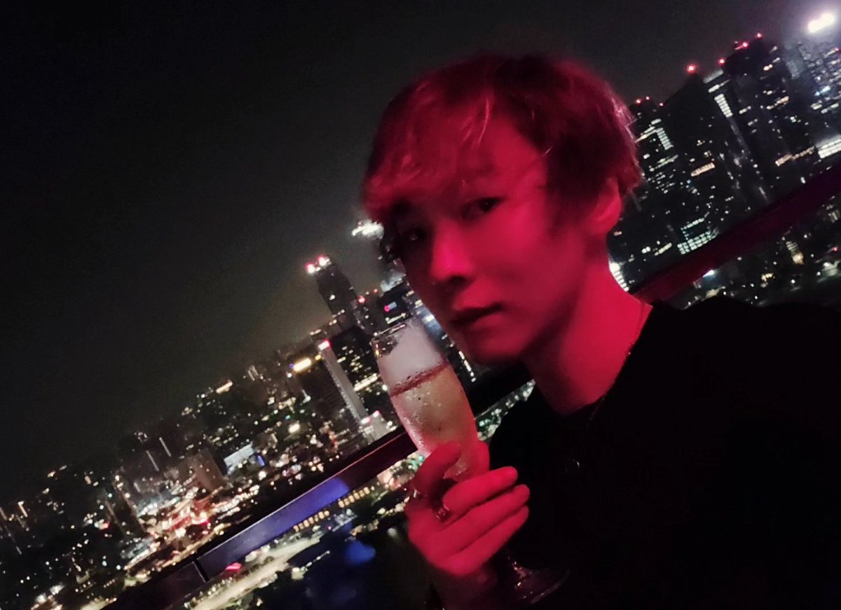 Star_L_eN's tweet photo. Marina bay sands より@kbar_len のほうがシャンパン美味しかった。

！

#한국 #kpop #新大久保 #LeN #韓国美容施術 #韓国案件 #korean #韓国美容情報 #韓国美容 #韓国情報 #韓国旅行 #韓国留学 #施術モデル募集  #bts #tコスメ #海外購入 #韓国人彼氏 #韓国好きな人と繋がりたい #韓国人と繋がりたい https://t.co/0AFH1Rc9jZ