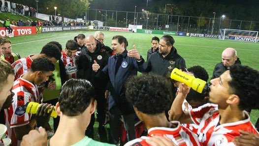 oranjefussball's tweet photo. Die erste Trainerentlassung in der Eredivisie 2024/2025 war am Freitagvormittag perfekt! Nicht in Almere und Waalwijk, sondern überraschenderweise bei #SpartaRotterdam: Cheftrainer Jeroen #Rijsdijk wurde entlassen! Vorgänger wird Nachfolger: Maurice #Steijn soll übernehmen! https://t.co/FyoWRKjf3x